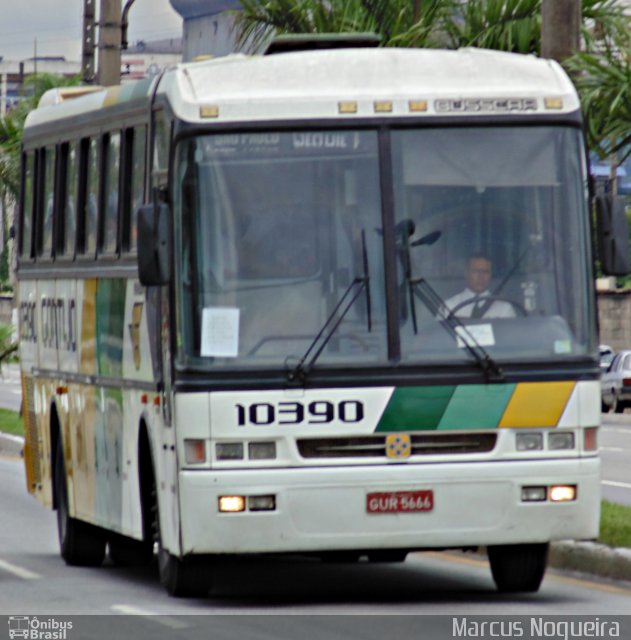 Empresa Gontijo de Transportes 10390 na cidade de Volta Redonda, Rio de Janeiro, Brasil, por Marcus Nogueira . Número da foto: #2296717.