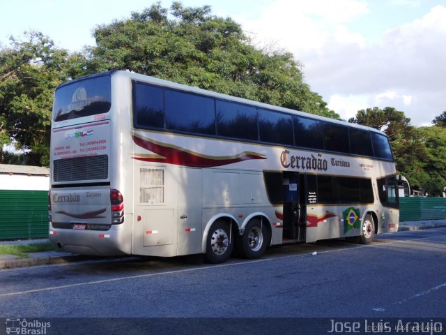 Cerradão Turismo 5000 na cidade de Curitiba, Paraná, Brasil, por Jose Luis Araujo. Número da foto: #2296174.