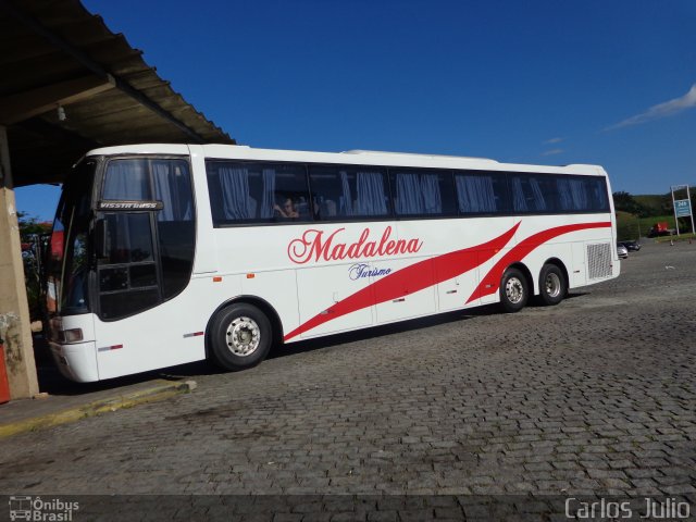 Madalena Turismo 4380 na cidade de Casimiro de Abreu, Rio de Janeiro, Brasil, por Carlos Julio. Número da foto: #2296303.