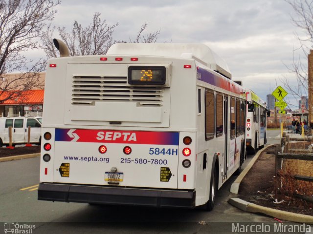 SEPTA - Southeastern Pennsylvania Transportation Autority 5844H na cidade de , por Marcelo Sousa de Miranda Júnior. Número da foto: #2299498.