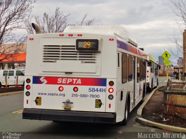 SEPTA - Southeastern Pennsylvania Transportation Autority 5844H na cidade de , por Marcelo Sousa de Miranda Júnior. ID da foto: 2299498.