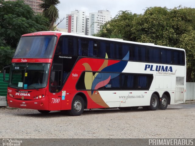 Pluma Conforto e Turismo 7100 na cidade de Curitiba, Paraná, Brasil, por Alexandre Rodrigo. Número da foto: #2298502.