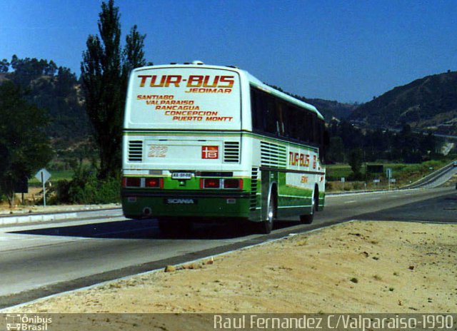 TurBus 212 na cidade de Casablanca, Valparaíso, Valparaíso, Chile, por Pablo Andres Yavar Espinoza. ID da foto: 2300269.