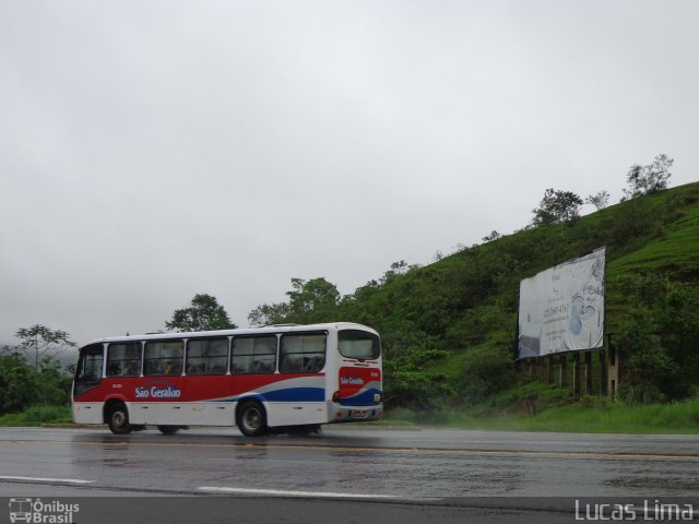 Coletivos São Geraldo 02.100 na cidade de Rio Bonito, Rio de Janeiro, Brasil, por Lucas Lima. Número da foto: #2277021.
