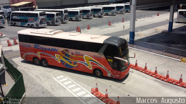 Rizzatti Turismo 3020 na cidade de Rio de Janeiro, Rio de Janeiro, Brasil, por Marcos  Augusto. Número da foto: #2276167.