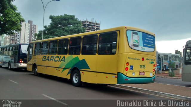 Viação Garcia 7575 na cidade de Maringá, Paraná, Brasil, por Ronaldo Diniz de Oliveira. Número da foto: #2319930.