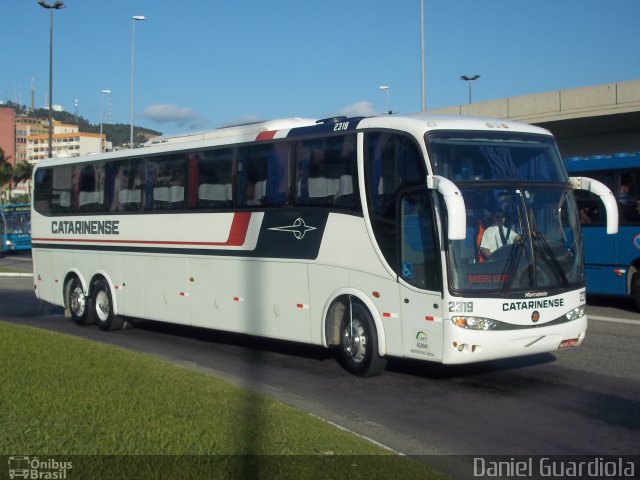 Auto Viação Catarinense 2319 na cidade de Florianópolis, Santa Catarina, Brasil, por Daniel Guardiola. Número da foto: #2322192.