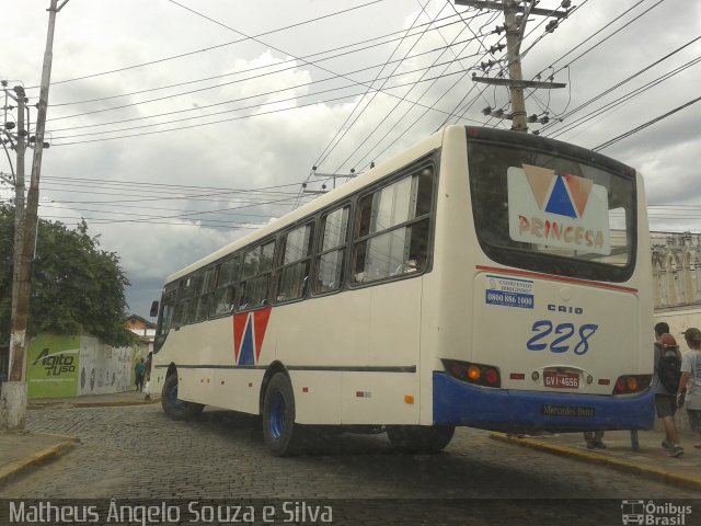 Viação Princesa da Serra 228 na cidade de Valença, Rio de Janeiro, Brasil, por Matheus Ângelo Souza e Silva. Número da foto: #2321804.