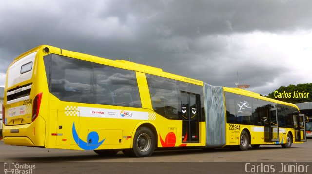 Viação Pioneira 225941 na cidade de Brasília, Distrito Federal, Brasil, por Carlos Júnior. Número da foto: #2325659.