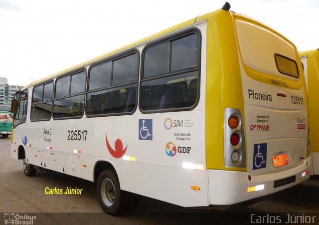 Viação Pioneira 225517 na cidade de Brasília, Distrito Federal, Brasil, por Carlos Júnior. Número da foto: #2325590.