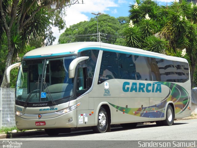 Viação Garcia 7426 na cidade de Curitiba, Paraná, Brasil, por Sanderson Samuel. Número da foto: #2330822.