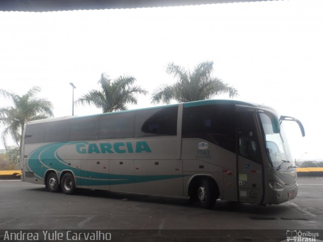 Viação Garcia 7562 na cidade de Londrina, Paraná, Brasil, por Andrea Yule Carvalho. Número da foto: #2331551.
