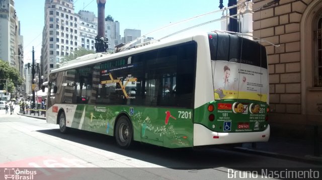 Metra - Sistema Metropolitano de Transporte 7201 na cidade de São Paulo, São Paulo, Brasil, por Bruno Nascimento. ID da foto: 2331814.