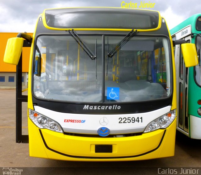 Viação Pioneira 225941 na cidade de Brasília, Distrito Federal, Brasil, por Carlos Júnior. Número da foto: #2332608.