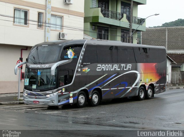 ZamValtur 2014 na cidade de Balneário Camboriú, Santa Catarina, Brasil, por Leonardo Fidelli. Número da foto: #2335105.