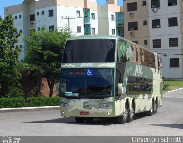 JBL Turismo 5400 na cidade de Santa Maria, Rio Grande do Sul, Brasil, por Cleverton Schmitt. Número da foto: #2278017.