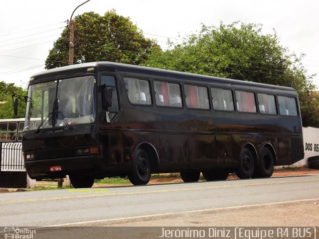 Ônibus Particulares 5916 na cidade de Buriti dos Lopes, Piauí, Brasil, por Jerônimo Diniz. Número da foto: #2336573.