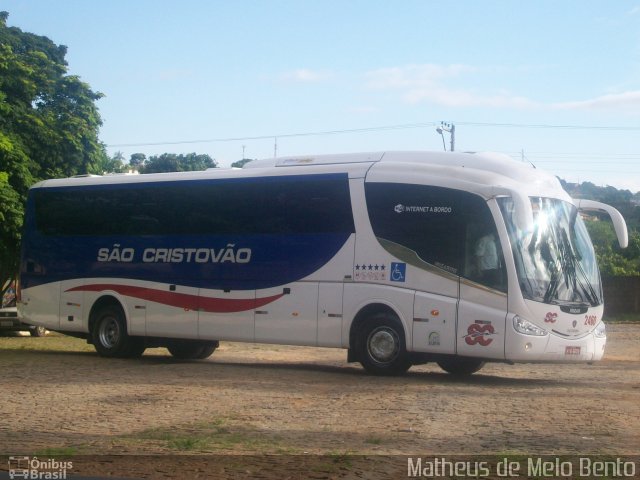 Viação São Cristóvão 2460 na cidade de Dores do Indaiá, Minas Gerais, Brasil, por Matheus de Melo Bento. Número da foto: #2337165.