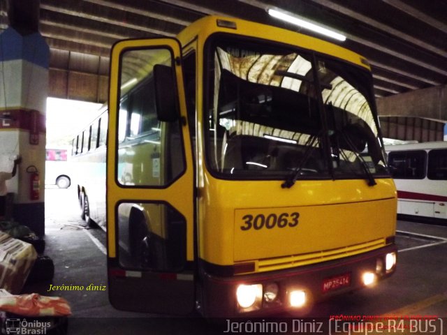Viação Itapemirim 30063 na cidade de Taubaté, São Paulo, Brasil, por Jerônimo Diniz. Número da foto: #2336198.