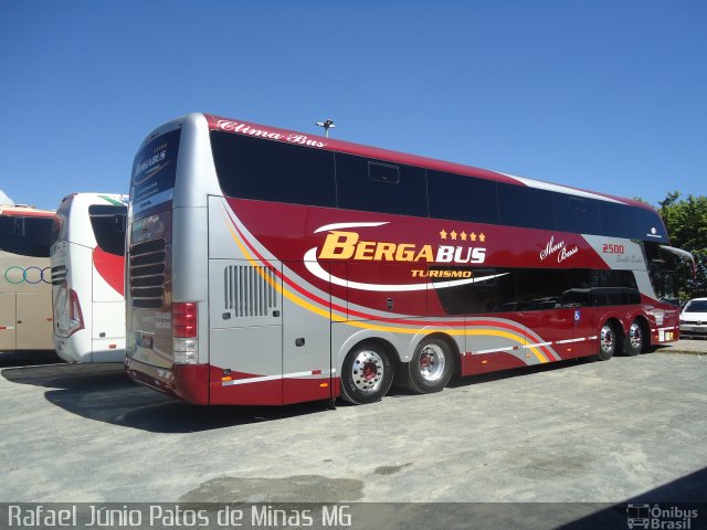 Bergabus Turismo 2500 na cidade de Penha, Santa Catarina, Brasil, por RAFAEL  JUNIO FONSECA. Número da foto: #2339487.