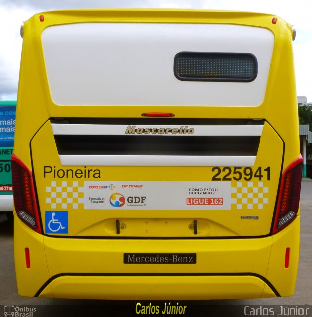Viação Pioneira 225941 na cidade de Brasília, Distrito Federal, Brasil, por Carlos Júnior. Número da foto: #2338161.