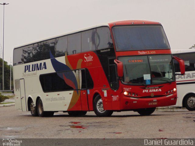 Pluma Conforto e Turismo 7007 na cidade de Florianópolis, Santa Catarina, Brasil, por Daniel Guardiola. ID da foto: 2284062.