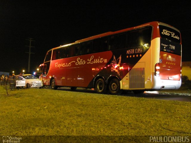 Expresso São Luiz 7190 na cidade de Samambaia, Distrito Federal, Brasil, por Paulo Camillo Mendes Maria. Número da foto: #2835748.