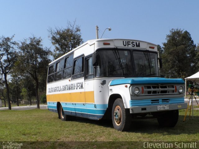 UFSM - Universidade Federal Santa Maria 9843 na cidade de Santa Maria, Rio Grande do Sul, Brasil, por Cleverton Schmitt. Número da foto: #2844949.