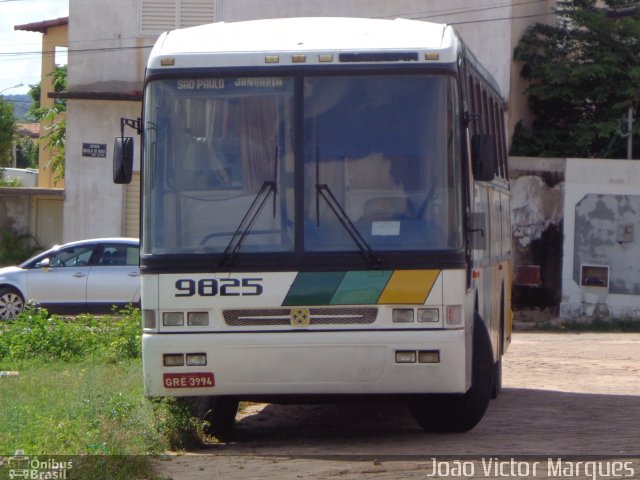 Empresa Gontijo de Transportes 9825 na cidade de São Francisco, Minas Gerais, Brasil, por João Victor Marques. ID da foto: 2850053.