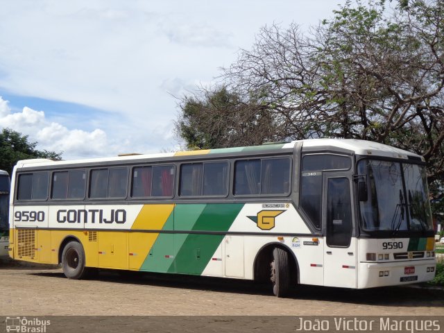 Empresa Gontijo de Transportes 9590 na cidade de São Francisco, Minas Gerais, Brasil, por João Victor Marques. Número da foto: #2850045.