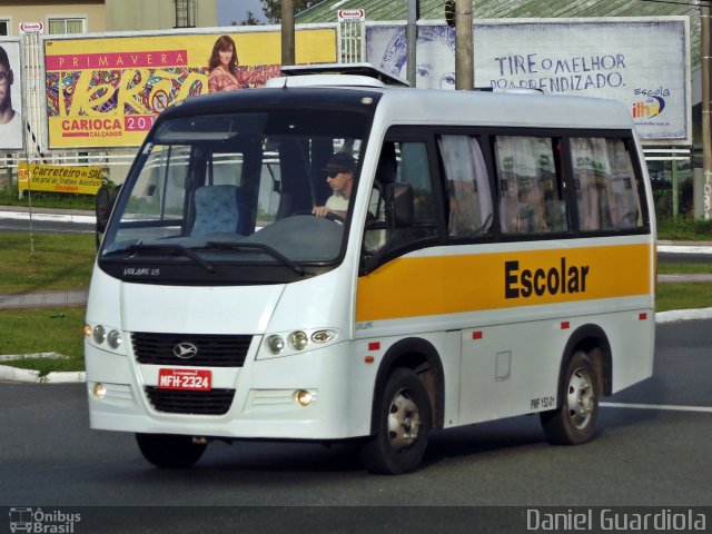 Escolares 2324 na cidade de Florianópolis, Santa Catarina, Brasil, por Daniel Guardiola. Número da foto: #2850571.