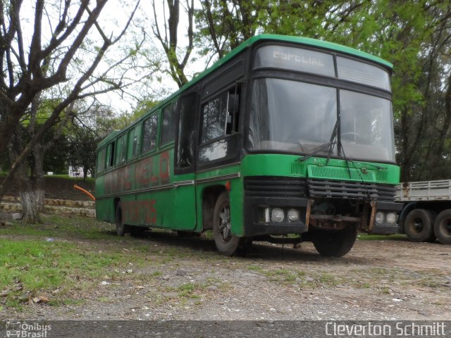 Ônibus Particulares 4077 na cidade de Santa Maria, Rio Grande do Sul, Brasil, por Cleverton Schmitt. Número da foto: #2850331.