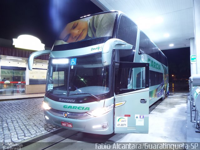 Viação Garcia 7107 na cidade de Guaratinguetá, São Paulo, Brasil, por Fabio Alcantara. Número da foto: #2812257.