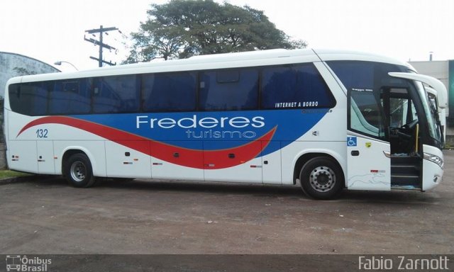Expresso Frederes > Frederes Turismo 132 na cidade de Porto Alegre, Rio Grande do Sul, Brasil, por Gabriel  Morosoli. Número da foto: #2851667.