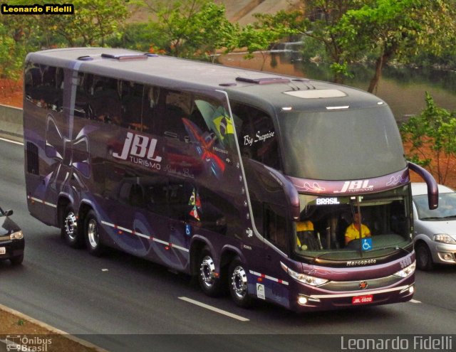 JBL Turismo 5600 na cidade de São Paulo, São Paulo, Brasil, por Leonardo Fidelli. Número da foto: #2854544.