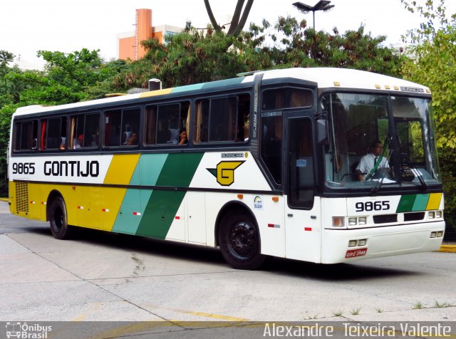 Empresa Gontijo de Transportes 9865 na cidade de São Paulo, São Paulo, Brasil, por Alexandre  Teixeira Valente. ID da foto: 2855826.