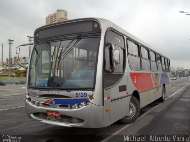 BBTT - Benfica Barueri Transporte e Turismo 5139 na cidade de Barueri, São Paulo, Brasil, por Michael  Alberto Vieira. Número da foto: #2856642.