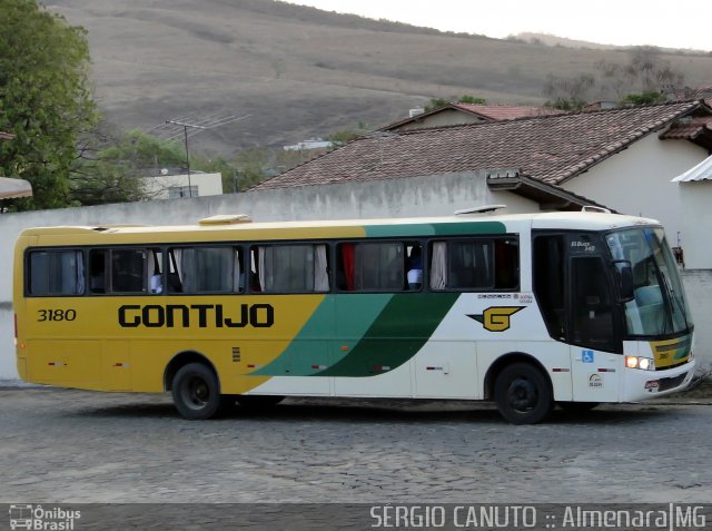 Empresa Gontijo de Transportes 3180 na cidade de Almenara, Minas Gerais, Brasil, por Sérgio Augusto Braga Canuto. ID da foto: 2860767.