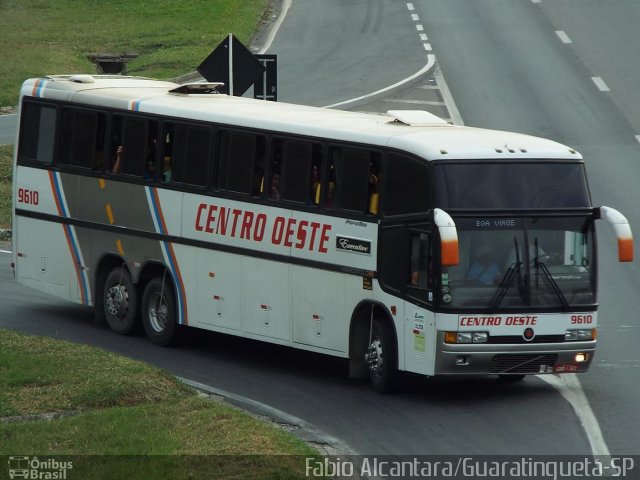Centro Oeste Turismo 9610 na cidade de Aparecida, São Paulo, Brasil, por Fabio Alcantara. Número da foto: #2864505.