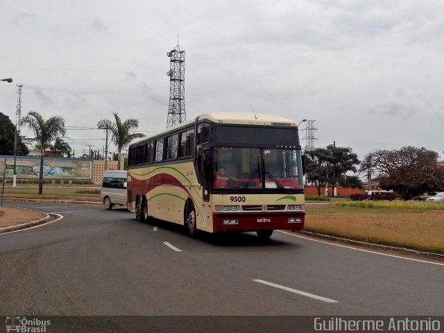 Ônibus Particulares 9500 na cidade de Araxá, Minas Gerais, Brasil, por Guilherme Antonio. Número da foto: #2865975.