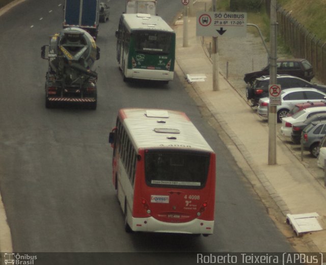 Express Transportes Urbanos Ltda 4 4098 na cidade de São Paulo, São Paulo, Brasil, por Roberto Teixeira. Número da foto: #2869969.