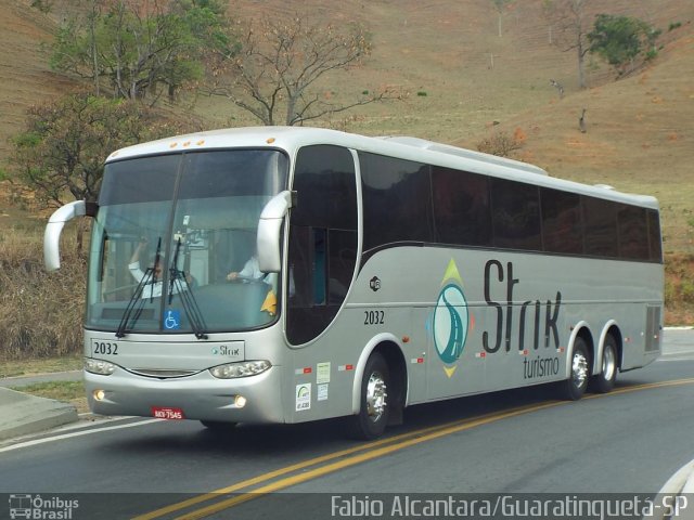 Strik Turismo Fretamento e Excursões 2032 na cidade de Aparecida, São Paulo, Brasil, por Fabio Alcantara. Número da foto: #2874362.