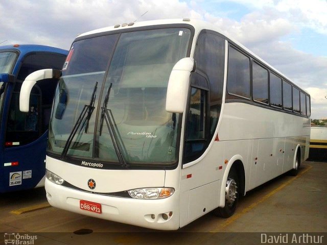 Ônibus Particulares 950 na cidade de Londrina, Paraná, Brasil, por David Arthur. ID da foto: 2878062.