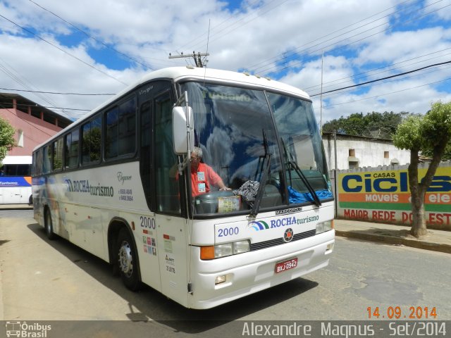 Rocha Turismo 2000 na cidade de Bom Jesus do Galho, Minas Gerais, Brasil, por Alexandre  Magnus. Número da foto: #2816016.