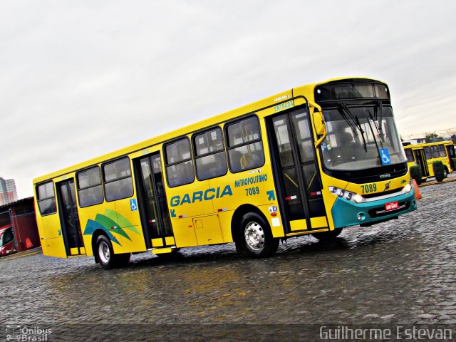 Viação Garcia 7089 na cidade de Londrina, Paraná, Brasil, por Guilherme Estevan. Número da foto: #2818716.