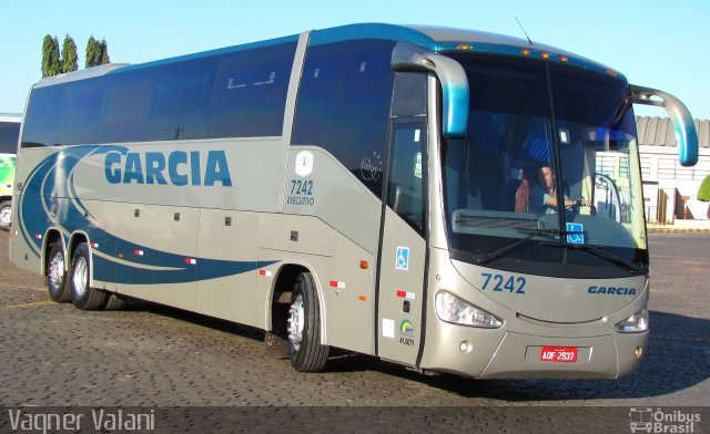 Viação Garcia 7242 na cidade de Londrina, Paraná, Brasil, por Vagner Valani. ID da foto: 2818390.