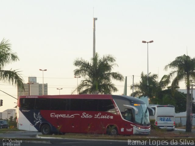 Expresso São Luiz 7600 na cidade de Goiânia, Goiás, Brasil, por Itamar Lopes da Silva. Número da foto: #2820265.