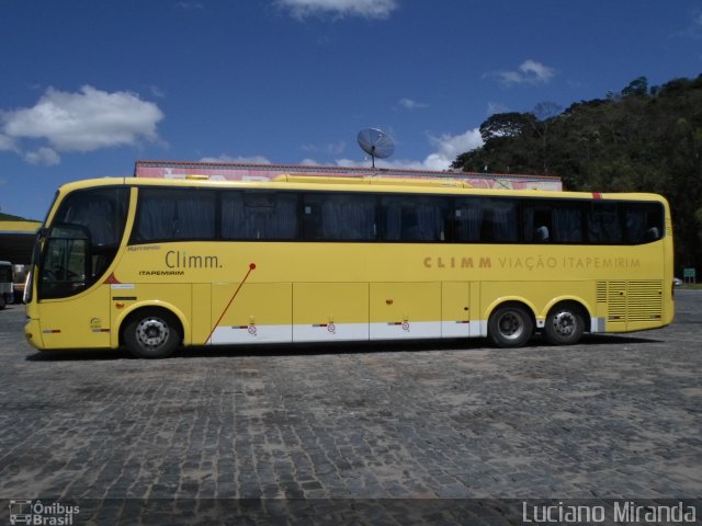 Viação Itapemirim 8821 na cidade de Manhuaçu, Minas Gerais, Brasil, por Luciano Miranda. Número da foto: #2824142.