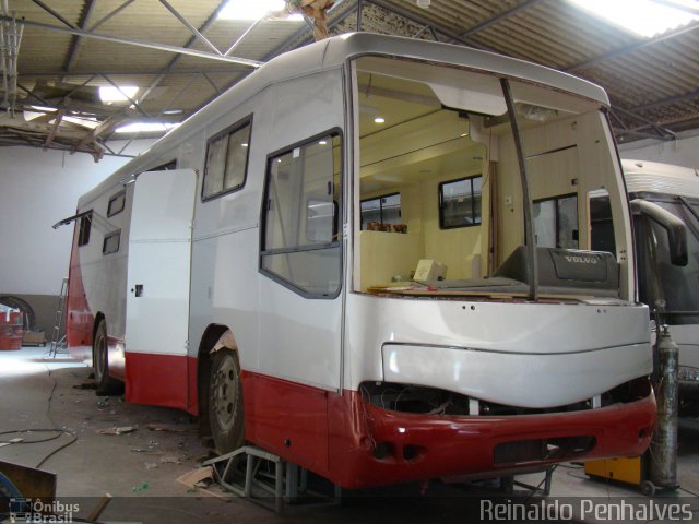 Motorhomes 6108 na cidade de Pinhais, Paraná, Brasil, por Reinaldo Penha. ID da foto: 2825204.