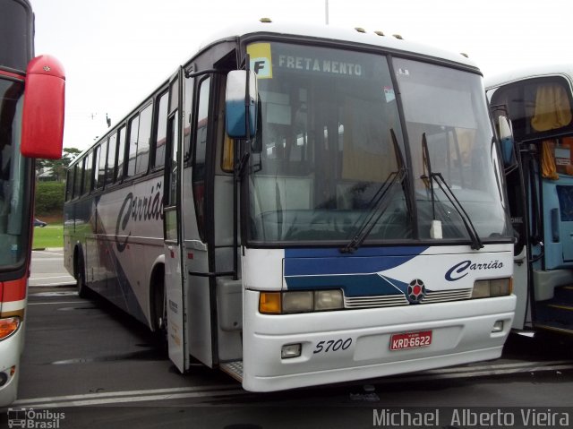 Carrião Transporte e Turismo 5700 na cidade de Barueri, São Paulo, Brasil, por Michael  Alberto Vieira. Número da foto: #2825455.